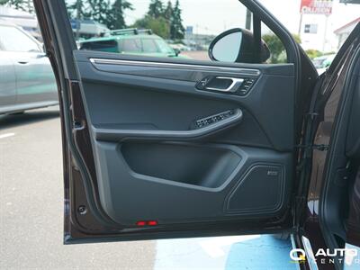 2024 Porsche Macan GTS   - Photo 12 - Lynnwood, WA 98036