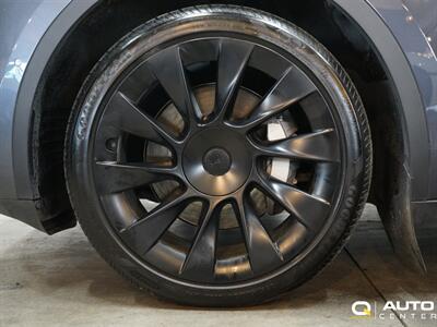 2022 Tesla Model Y Long Range   - Photo 8 - Lynnwood, WA 98036