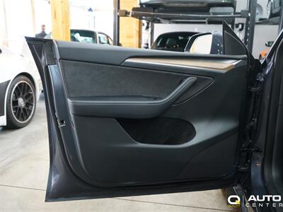 2022 Tesla Model Y Long Range   - Photo 13 - Lynnwood, WA 98036