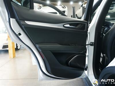 2018 Alfa Romeo Stelvio Ti   - Photo 18 - Lynnwood, WA 98036