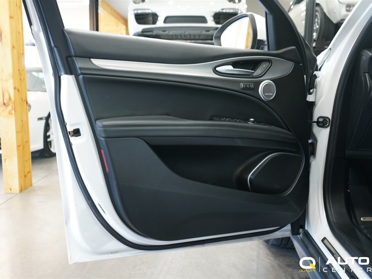 2018 Alfa Romeo Stelvio Ti - Photo 17 - Lynnwood, WA 98036