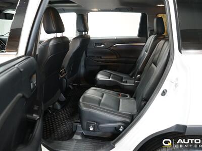 2018 Toyota Highlander XLE   - Photo 35 - Lynnwood, WA 98036
