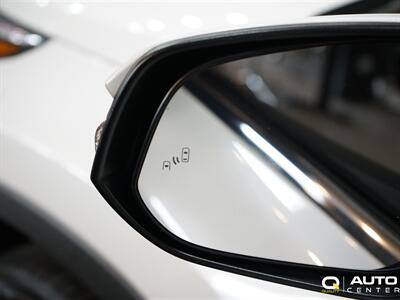 2018 Toyota Highlander XLE   - Photo 14 - Lynnwood, WA 98036