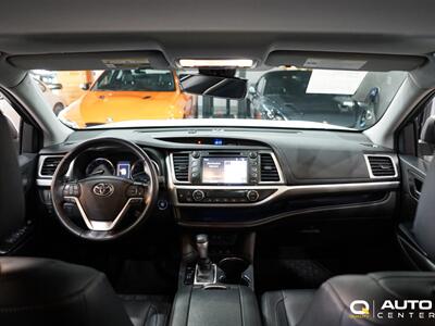 2018 Toyota Highlander XLE   - Photo 19 - Lynnwood, WA 98036