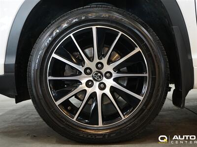 2018 Toyota Highlander XLE   - Photo 9 - Lynnwood, WA 98036