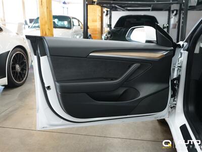 2021 Tesla Model 3 Standard Range Plus   - Photo 12 - Lynnwood, WA 98036