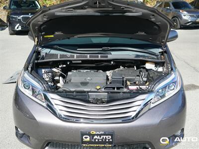 2015 Toyota Sienna XLE 7 Passenger   - Photo 9 - Lynnwood, WA 98036