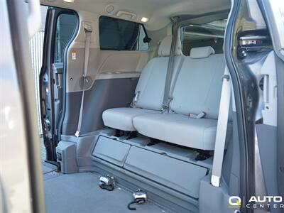 2015 Toyota Sienna XLE 7 Passenger   - Photo 25 - Lynnwood, WA 98036