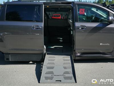 2015 Toyota Sienna XLE 7 Passenger   - Photo 3 - Lynnwood, WA 98036
