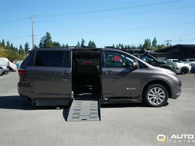 2015 Toyota Sienna XLE 7 Passenger   - Photo 2 - Lynnwood, WA 98036