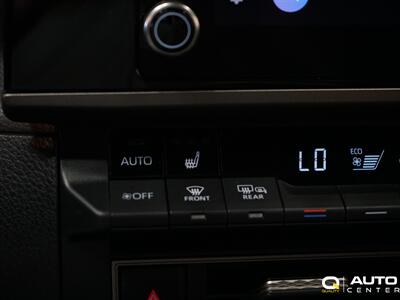 2025 Toyota Camry SE   - Photo 17 - Lynnwood, WA 98036