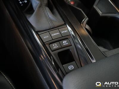 2025 Toyota Camry SE   - Photo 19 - Lynnwood, WA 98036