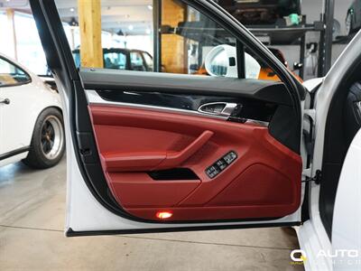 2014 Porsche Panamera 4   - Photo 14 - Lynnwood, WA 98036