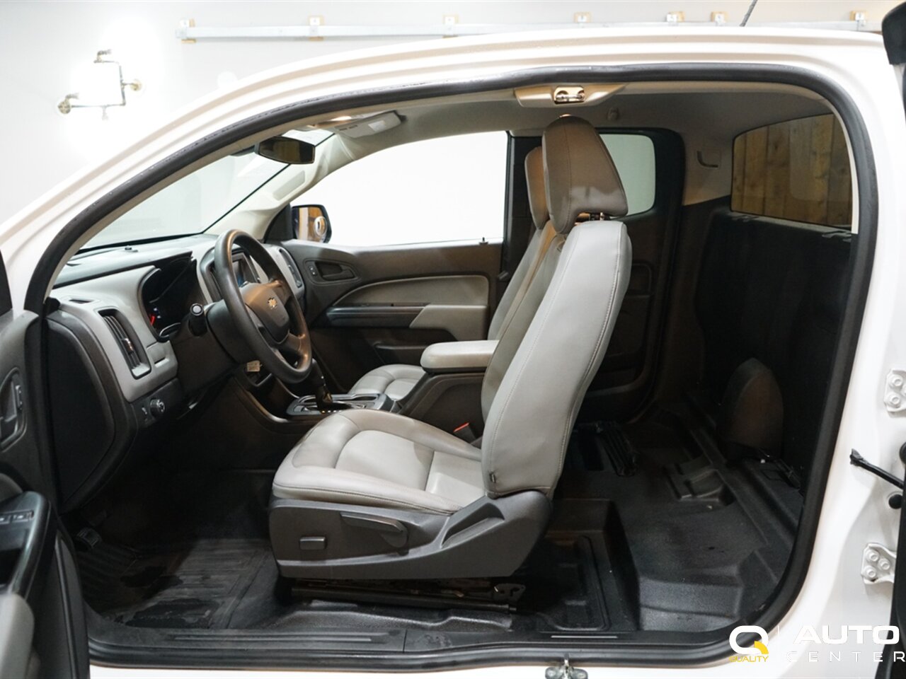 2018 Chevrolet Colorado Work Truck - Photo 10 - Lynnwood, WA 98036