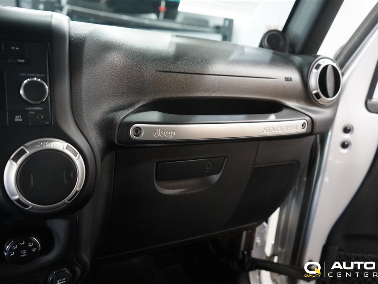 2012 Jeep Wrangler Sahara - Photo 29 - Lynnwood, WA 98036