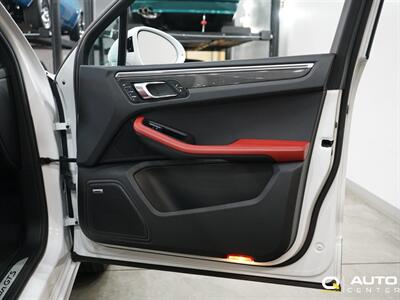 2017 Porsche Macan GTS   - Photo 14 - Lynnwood, WA 98036