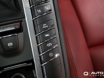 2017 Porsche Macan GTS   - Photo 35 - Lynnwood, WA 98036