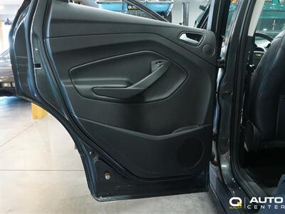2017 Ford Escape SE   - Photo 10 - Lynnwood, WA 98036