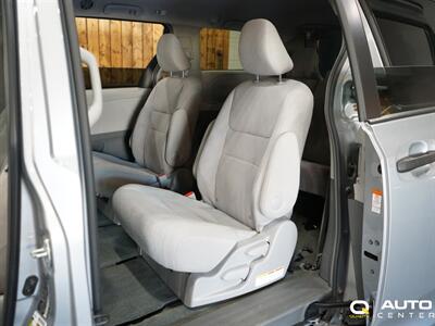2015 Toyota Sienna L 7 Passenger   - Photo 24 - Lynnwood, WA 98036