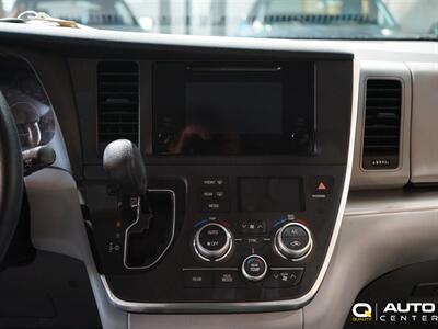 2015 Toyota Sienna L 7 Passenger   - Photo 18 - Lynnwood, WA 98036