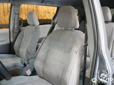 2015 Toyota Sienna L 7 Passenger   - Photo 11 - Lynnwood, WA 98036
