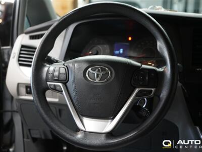 2015 Toyota Sienna L 7 Passenger   - Photo 15 - Lynnwood, WA 98036