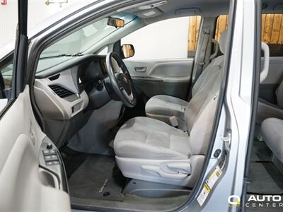 2015 Toyota Sienna L 7 Passenger   - Photo 13 - Lynnwood, WA 98036