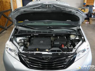 2015 Toyota Sienna L 7 Passenger   - Photo 8 - Lynnwood, WA 98036