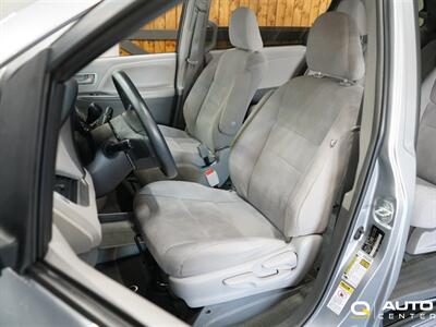 2015 Toyota Sienna L 7 Passenger   - Photo 10 - Lynnwood, WA 98036