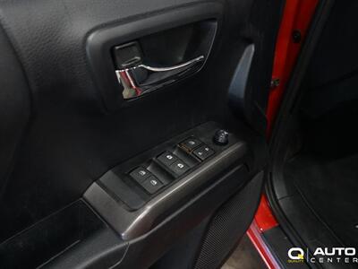 2019 Toyota Tacoma TRD Sport V6   - Photo 7 - Lynnwood, WA 98036