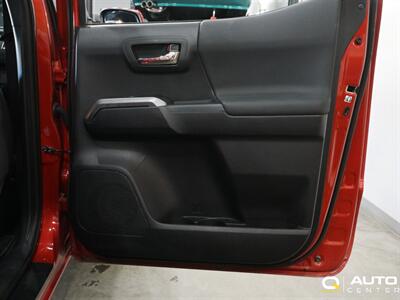 2019 Toyota Tacoma TRD Sport V6   - Photo 10 - Lynnwood, WA 98036