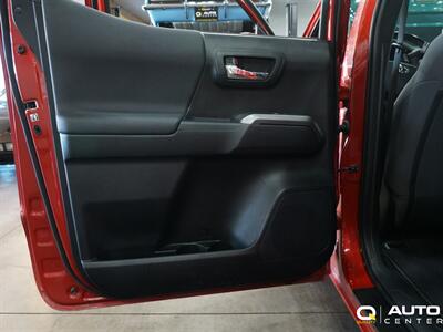 2019 Toyota Tacoma TRD Sport V6   - Photo 8 - Lynnwood, WA 98036
