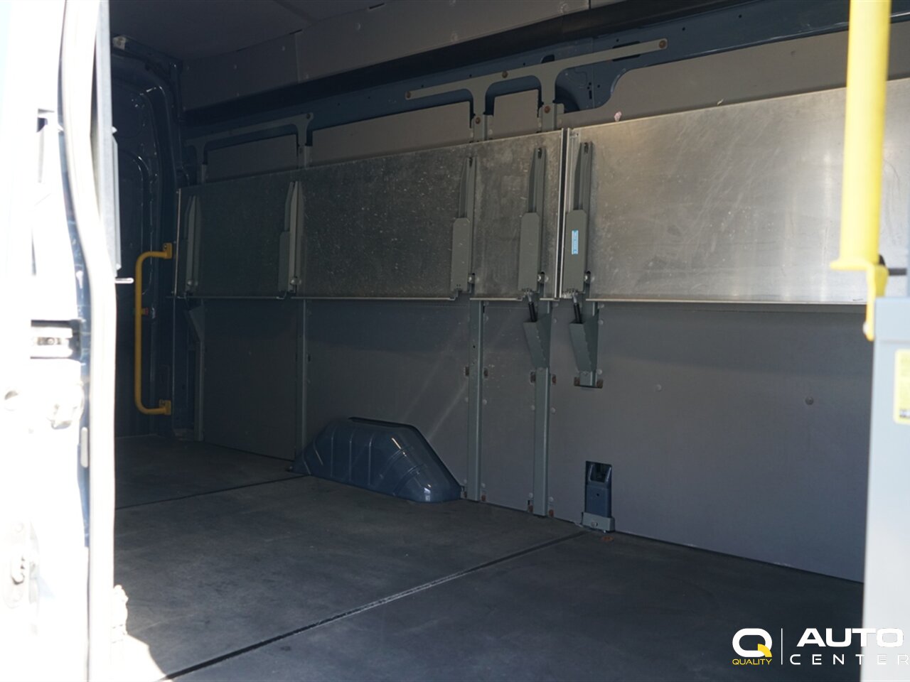 2022 Ford Transit - Photo 4 - Lynnwood, WA 98036