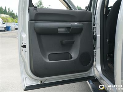2011 Chevrolet Silverado 2500HD LT   - Photo 12 - Lynnwood, WA 98036