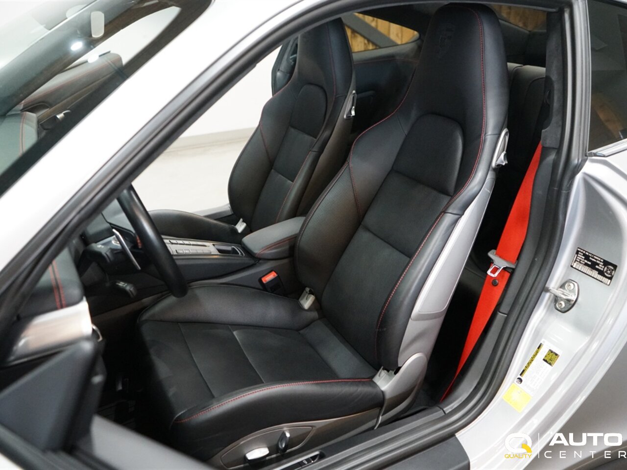 2019 Porsche 911 Carrera 4 GTS - Photo 21 - Lynnwood, WA 98036