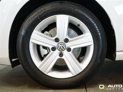 2017 Volkswagen Golf TSI SE 4-Door   - Photo 10 - Lynnwood, WA 98036