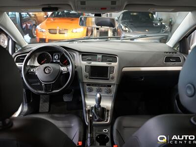 2017 Volkswagen Golf TSI SE 4-Door   - Photo 18 - Lynnwood, WA 98036