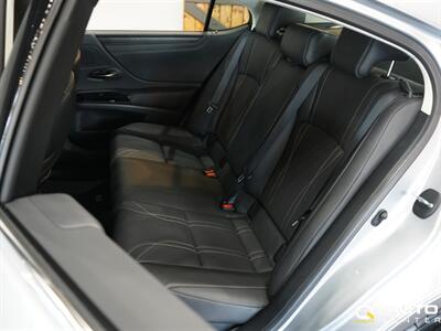 2024 Lexus ES 300h 300h   - Photo 28 - Lynnwood, WA 98036