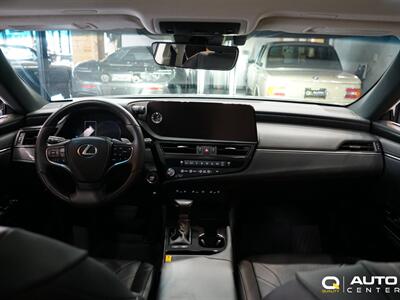 2024 Lexus ES 300h 300h   - Photo 16 - Lynnwood, WA 98036