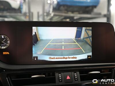 2024 Lexus ES 300h 300h   - Photo 23 - Lynnwood, WA 98036