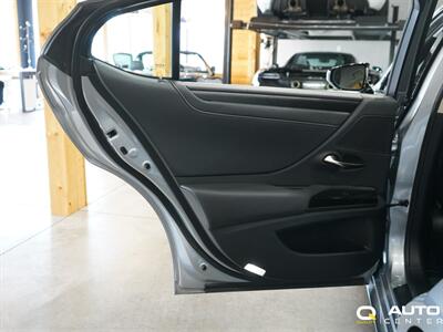 2024 Lexus ES 300h 300h   - Photo 25 - Lynnwood, WA 98036
