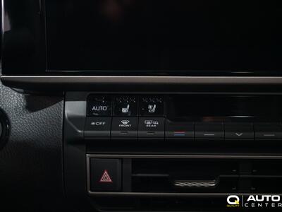 2025 Toyota Camry XLE   - Photo 20 - Lynnwood, WA 98036