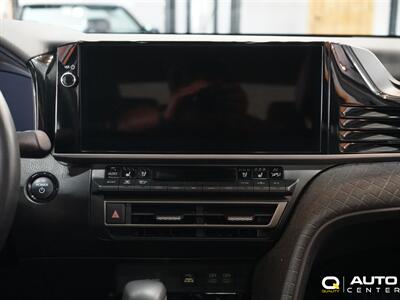 2025 Toyota Camry XLE   - Photo 19 - Lynnwood, WA 98036