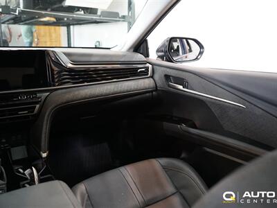 2025 Toyota Camry XLE   - Photo 22 - Lynnwood, WA 98036