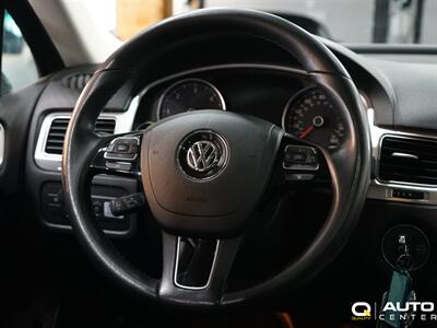 2016 Volkswagen Touareg V6 TDI Sport - Photo 18 - Lynnwood, WA 98036