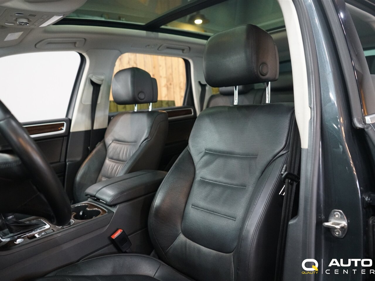 2016 Volkswagen Touareg V6 TDI Sport - Photo 14 - Lynnwood, WA 98036