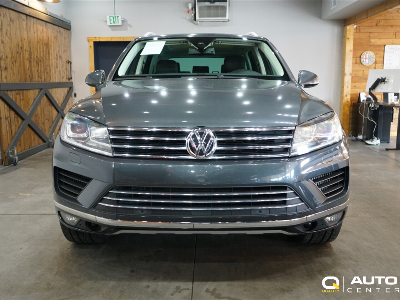 2016 Volkswagen Touareg V6 TDI Sport - Photo 2 - Lynnwood, WA 98036
