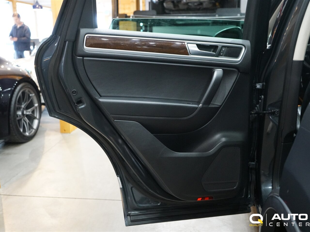 2016 Volkswagen Touareg V6 TDI Sport - Photo 28 - Lynnwood, WA 98036