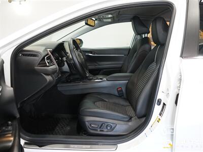 2022 Toyota Camry SE   - Photo 15 - Lynnwood, WA 98036
