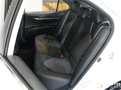 2022 Toyota Camry SE   - Photo 28 - Lynnwood, WA 98036
